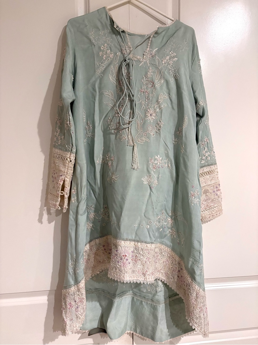Suffuse Ourea Pakistani Suit - Picture 6 of 16